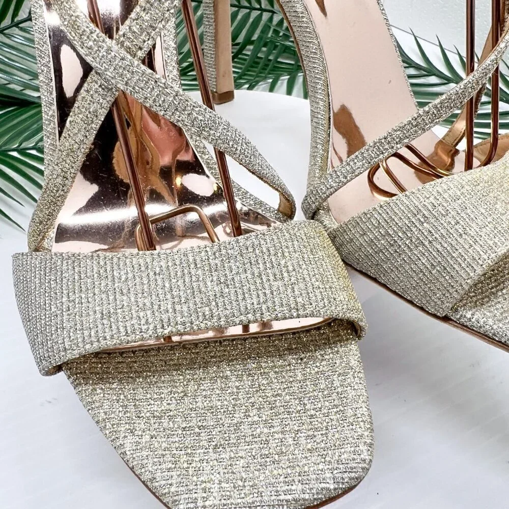 Badgley Mischka Ebiza Glitter Cross Strap Sandal Size 6 Silver Squared Open Toe